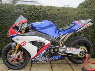 2004/5/6 World Endurance Championship Phase one Yamaha R1 1000cc (photo 2 of 2)