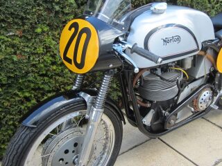 1960 Norton Manx 500cc, Twin plug head (photo 2 of 2)