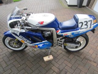 1988 Suzuki GSXR750R ex Roger Marshall TT machine (photo 2 of 2)