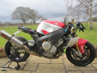 Yamaha R7 OW02 750 Superbike (photo 1 of 2)