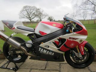 Yamaha R7 OW02 750 Superbike (photo 1 of 2)