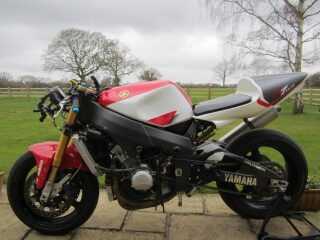 Yamaha R7 OW02 750 Superbike (photo 2 of 2)