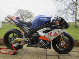 2008 Phase one Yamaha R1 1000cc (photo 1 of 2)