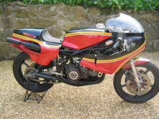 1981 Suzuki RG500 MK6 Classic racing Motorcycle Bike (photo 2 of 2)