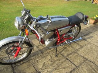 Honda Dream 50 CR110 reproduction by Honda de restricted model (photo 2 of 2)