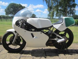 1983 Yamaha TZ250K Alan Carters Mitsui Le Mans GP winning Machine (photo 2 of 2)
