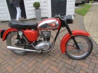 BSA C15 250cc (photo 1 of 2)