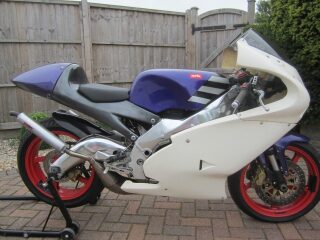 Aprilia RSV250 (photo 1 of 2)