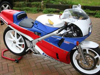 1988 Honda RC30 Classic Super Bike (photo 1 of 2)