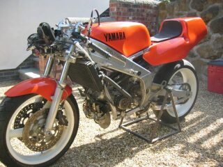 1990 Yamaha TZ250A Reverse Cylinder Classic racing Motorcycle Bike (photo 2 of 2)