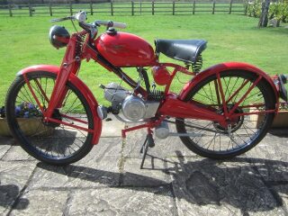 1947 Motoleggera Spanish Moto Guzzi Hispania. (photo 2 of 2)
