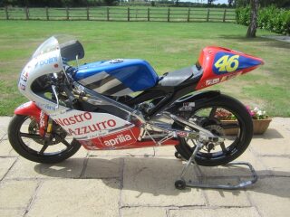 1996 Aprilia GP125 superb machine in Valentino Rossi colour (photo 2 of 2)