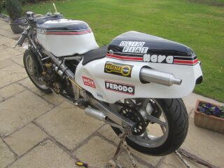 1984 Suzuki RGB500 MK9 500cc Square 4 Disc Valve (photo 1 of 2)
