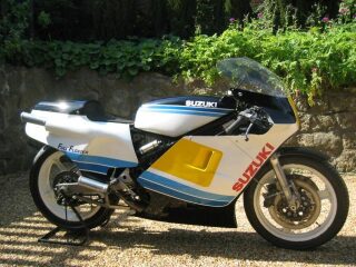 1983 Suzuki RGB500 MK8 Classic racing Motorcycle Bike (photo 1 of 2)