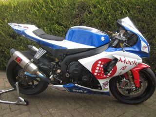 Ex Gary Johnson 2008 Aim Racing Suzuki Superbike (photo 1 of 2)