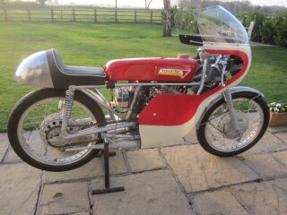 1963 Tohatsu 125cc Twin Racing machine (photo 1 of 2)