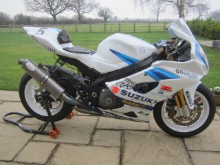 2005/2006 Ex Bruce Anstey Isle of man TT Tas Suzuki Superbike (photo 1 of 2)