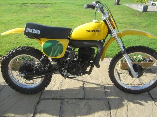 1977 Suzuki RM250 Moto Cross Scrambler Restored (photo 1 of 2)