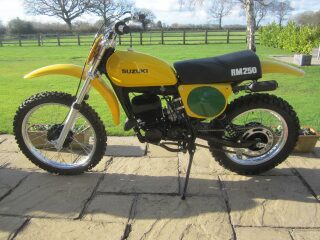 1977 Suzuki RM250 Moto Cross Scrambler Restored (photo 2 of 2)