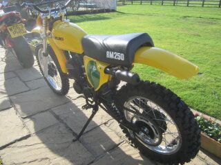 1977 Suzuki RM250 Moto Cross Scrambler Restored (photo 1 of 2)