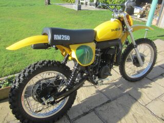 1977 Suzuki RM250 Moto Cross Scrambler Restored (photo 2 of 2)
