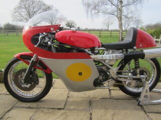 Seeley G50 Matchless with Fred Walmsley twin plug head (photo 2 of 2)