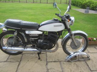1975 Suzuki T500 Drum Brake (photo 1 of 2)
