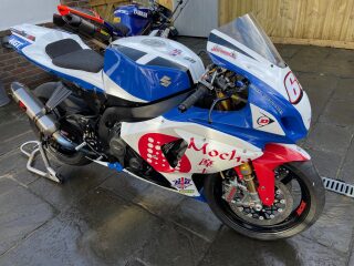 2008 TT Isle of man Gary Johnson Aim Suzuki 1000cc Superbike (photo 1 of 2)