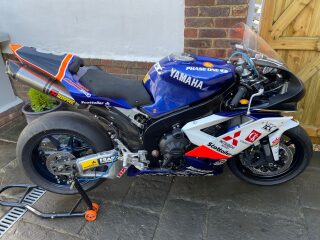 2008 TT isle Of Man Michael Dunlop Phase one Yamaha R1 Superbike (photo 1 of 2)