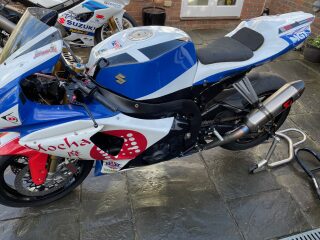 2008 TT Isle of man Gary Johnson Suzuki 1000cc Superbike (photo 2 of 2)