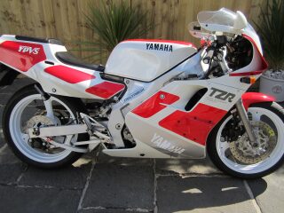 1992 Yamaha TZR250 3MA (photo 1 of 2)