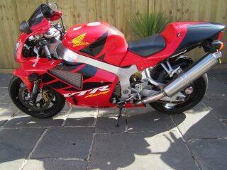2000 Honda VTR1000 SP1 (photo 2 of 2)