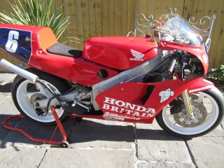 1990 Steve Hislop Tribute RS250 this is the Museum bike from Steve Hislop Display (photo 1 of 2)
