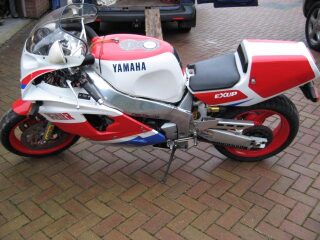 1990 Yamaha FZR750R OWO1 Classic Superbike (photo 2 of 2)
